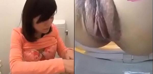  Japanese Caught Masturbating In The Public Toilet 1 Hot